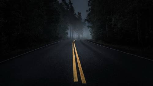 Estrada Vazia Escura